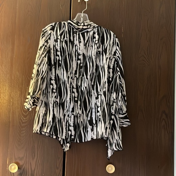 Alfred Dunmer black white sleeveless top with attached jacket. Size 8 - Picture 7 of 9